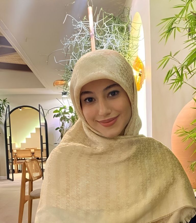 دکتر نیایش صابری خوش اخلاق